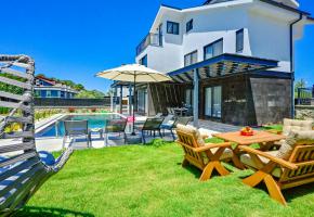 Villa-8102
