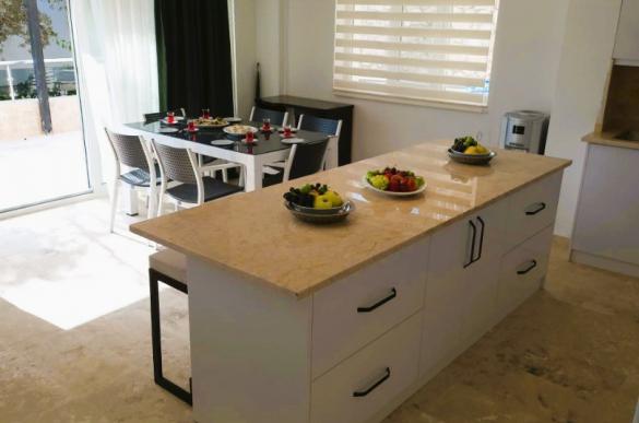 1-Kitchen-20_859.jpg