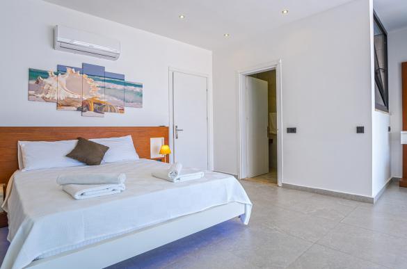 Ada-Villa-102_909.jpg