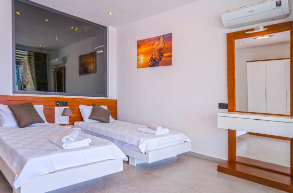 Ada-Villa-105_427.jpg