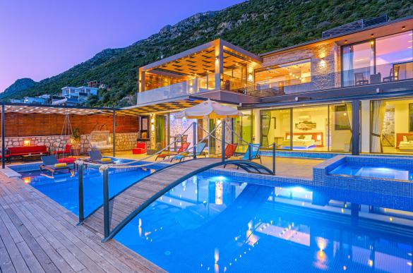 Ada-Villa-3_84.jpg
