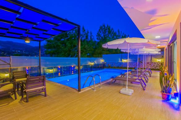 Ay-Villa-11_652.jpg