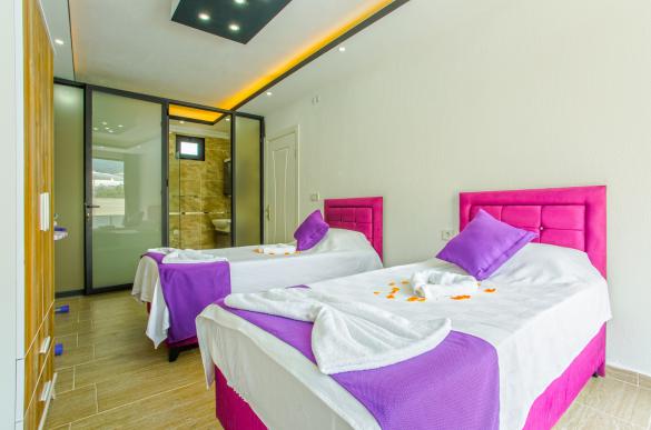 Ay-Villa-70_883.jpg