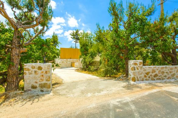 Ay-Villa-74_647.jpg