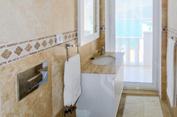 Bath2_398.jpg