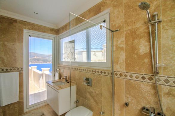 Bath6_395.jpg