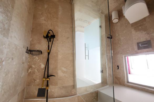 Bathroom-34_195.jpg