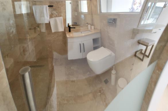 Bathroom-3_23.jpg