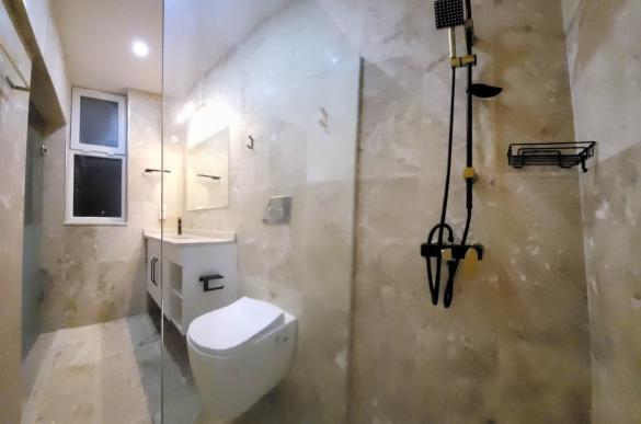 Bathroom-room-1_832.jpg