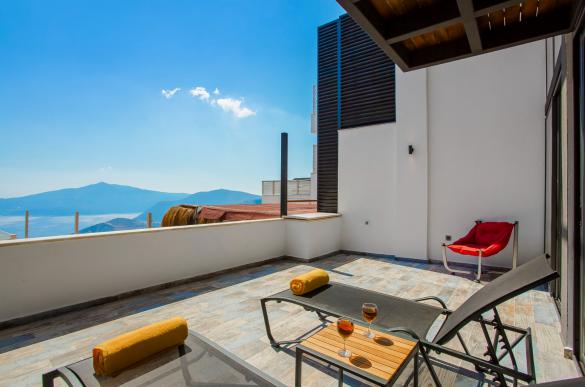 Gece-Villa-Daylight-6_350.jpg