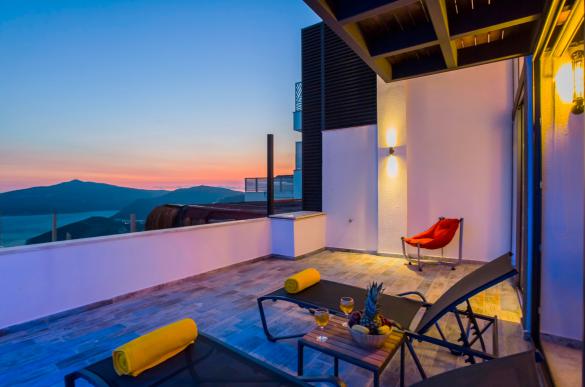 Gece-Villa-Sunset-5_350.jpg