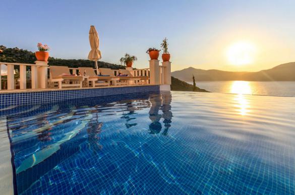 Pool-ext1_208.jpg