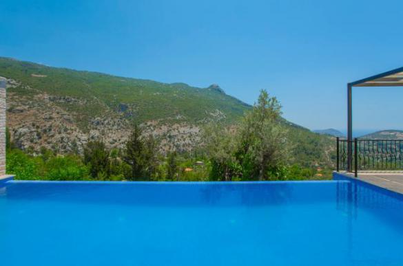 Stone-Villa-Daylight-10_936_940.jpg