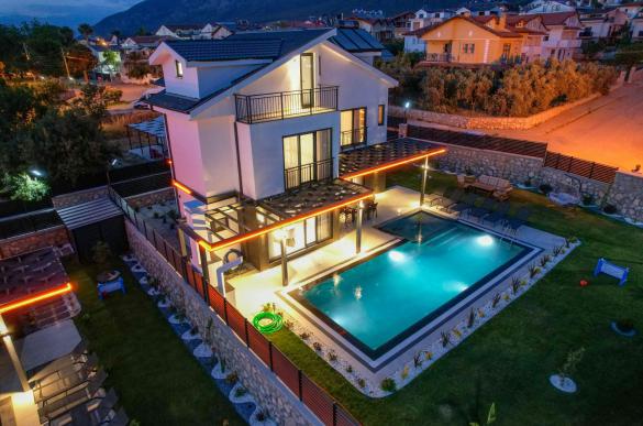 ViLLA-LUNA-ViSTA--3-24_1_595.jpg