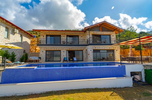 ViLLA-RUSOgLU-2_10_990.jpg