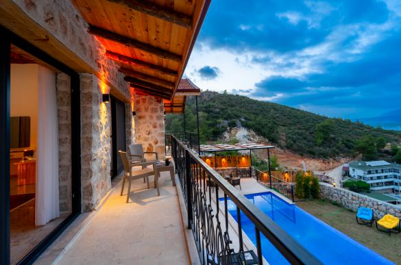 ViLLA-RUSOgLU-2_46_325.jpg