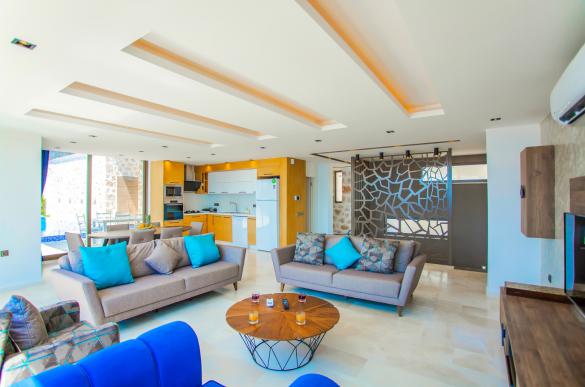 White-Smith-Villa-Daylight-23_898.jpg
