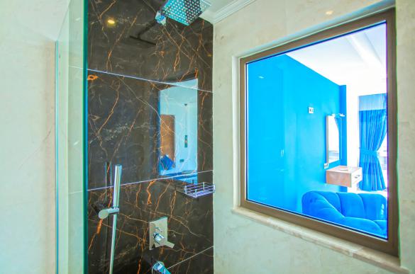 White-Smith-Villa-Daylight-49_38.jpg