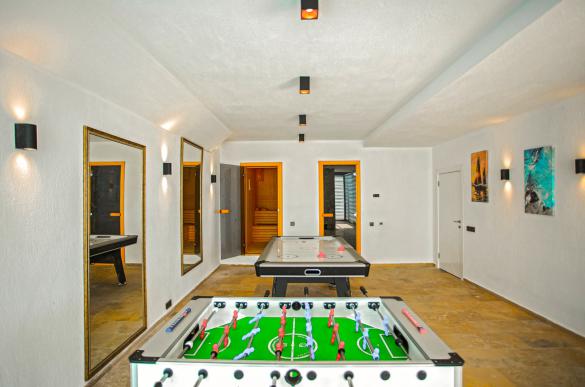 White-Smith-Villa-Daylight-61_207.jpg