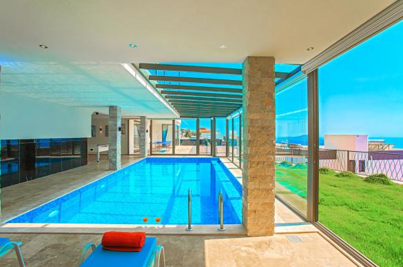 White-Smith-Villa-Daylight-63_918.jpg