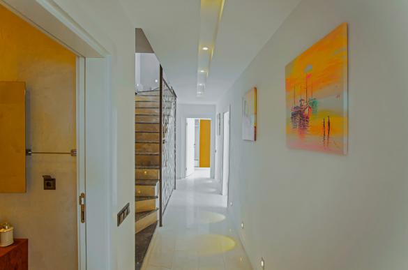 White-Smith-Villa-Daylight-69_792.jpg