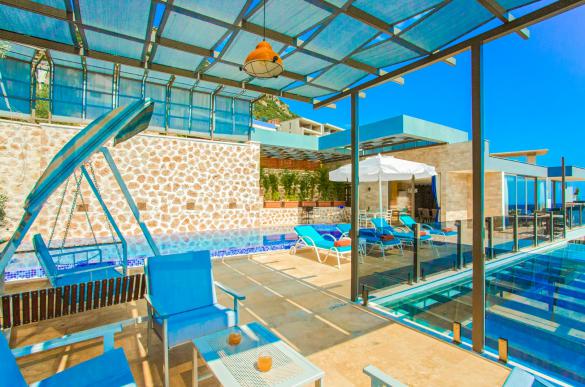 White-Smith-Villa-Daylight-9_44.jpg