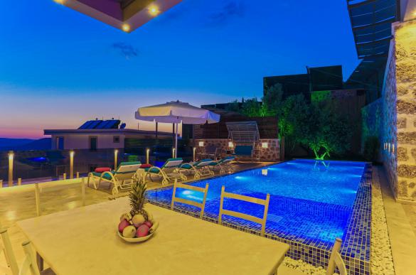 White-Smith-Villa-Sunset-1_361.jpg