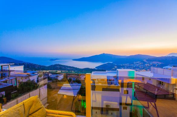 White-Smith-Villa-Sunset-24_204.jpg