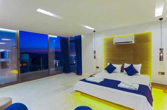 White-Smith-Villa-Sunset-28_119.jpg
