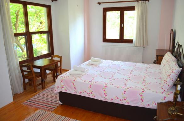bedroom2_79.jpg