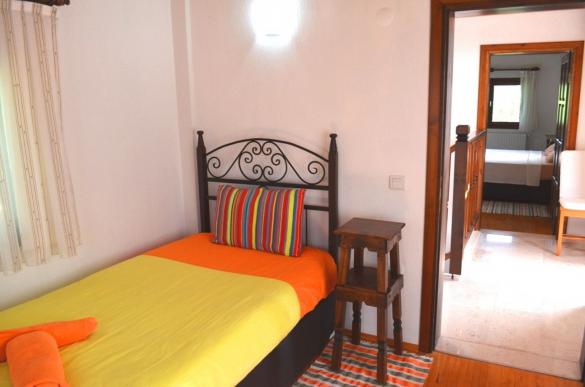 bedroom4_79.jpg
