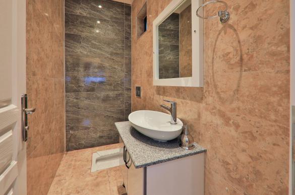 doga-manzarali-jakuzili-tatil-villasi-alvin-13_503_60.jpg