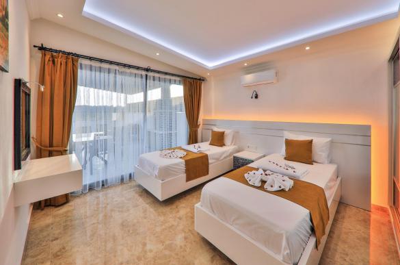 doga-manzarali-jakuzili-tatil-villasi-alvin-26_213_151.jpg