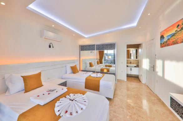 doga-manzarali-jakuzili-tatil-villasi-alvin-27_655_474.jpg