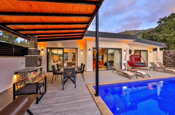 doga-manzarali-jakuzili-tatil-villasi-alvin-9_960_122.jpg