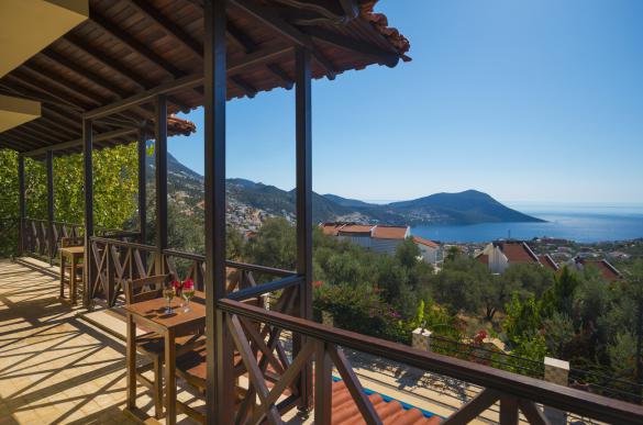 genis-aile-gruplari-icin-merkezi-kiralik-villa-otantik-002_691.jpg
