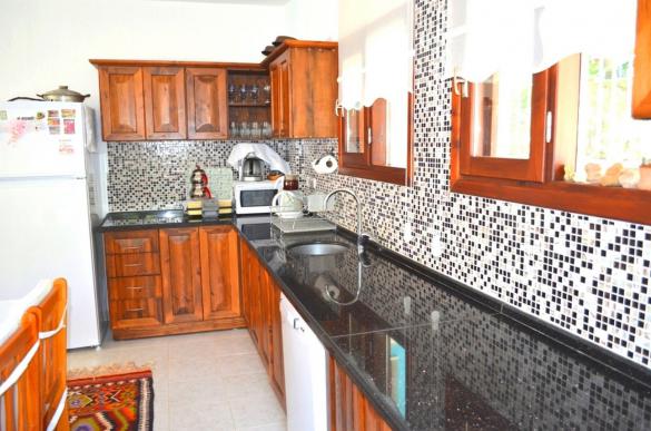 kitchen2_594.jpg
