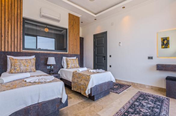 large_olivia-villa-97_720.jpg