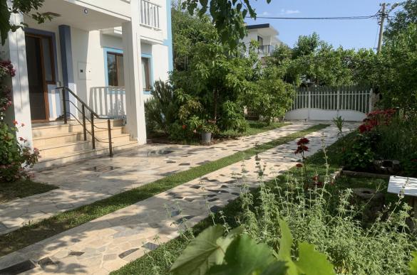 new-front-garden_657.jpg