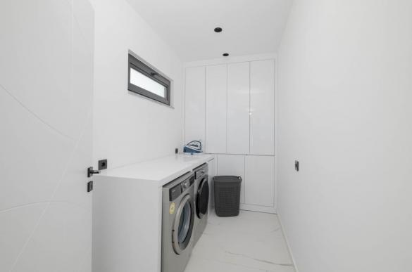 nwm-222959-w1280-villa-yen_458.png