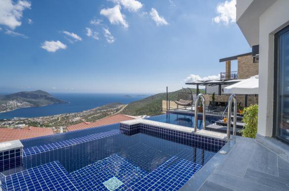 resim4_17bc92_villa-elif-kalkan-deniz-manzarali-villaciniz-15_373_990.jpg