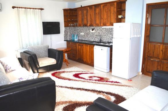 secondlivingroom_912.jpg