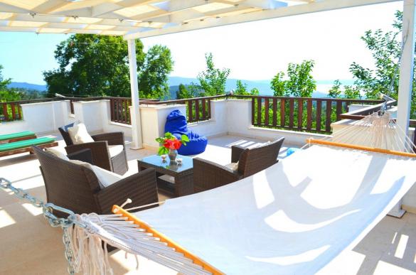 terrace_864.jpg