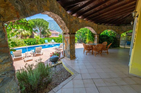 villa-alora--ege-tatil-evleri-8_230_384.jpeg